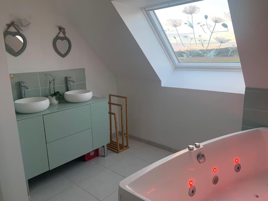 Maison Individuelle, Campagne, 3 Chambres, Baignoire Balneo 2 Places Genech Luaran gambar